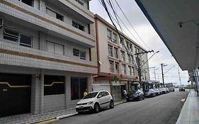 Apartamento à 80 metros da praia